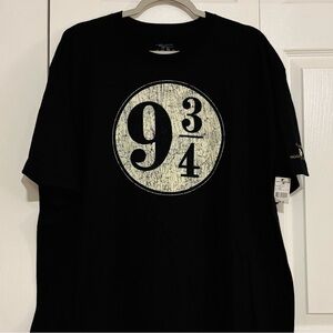 Black Harry Potter World Platform 9 3/4 Graphic Tee